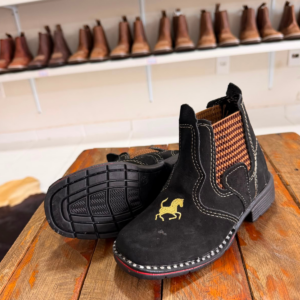 Botina Country Infantil Preta com Bordado de Cavalo